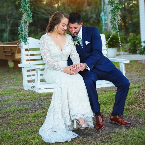 Wedding Dress - Picture 1 of 4